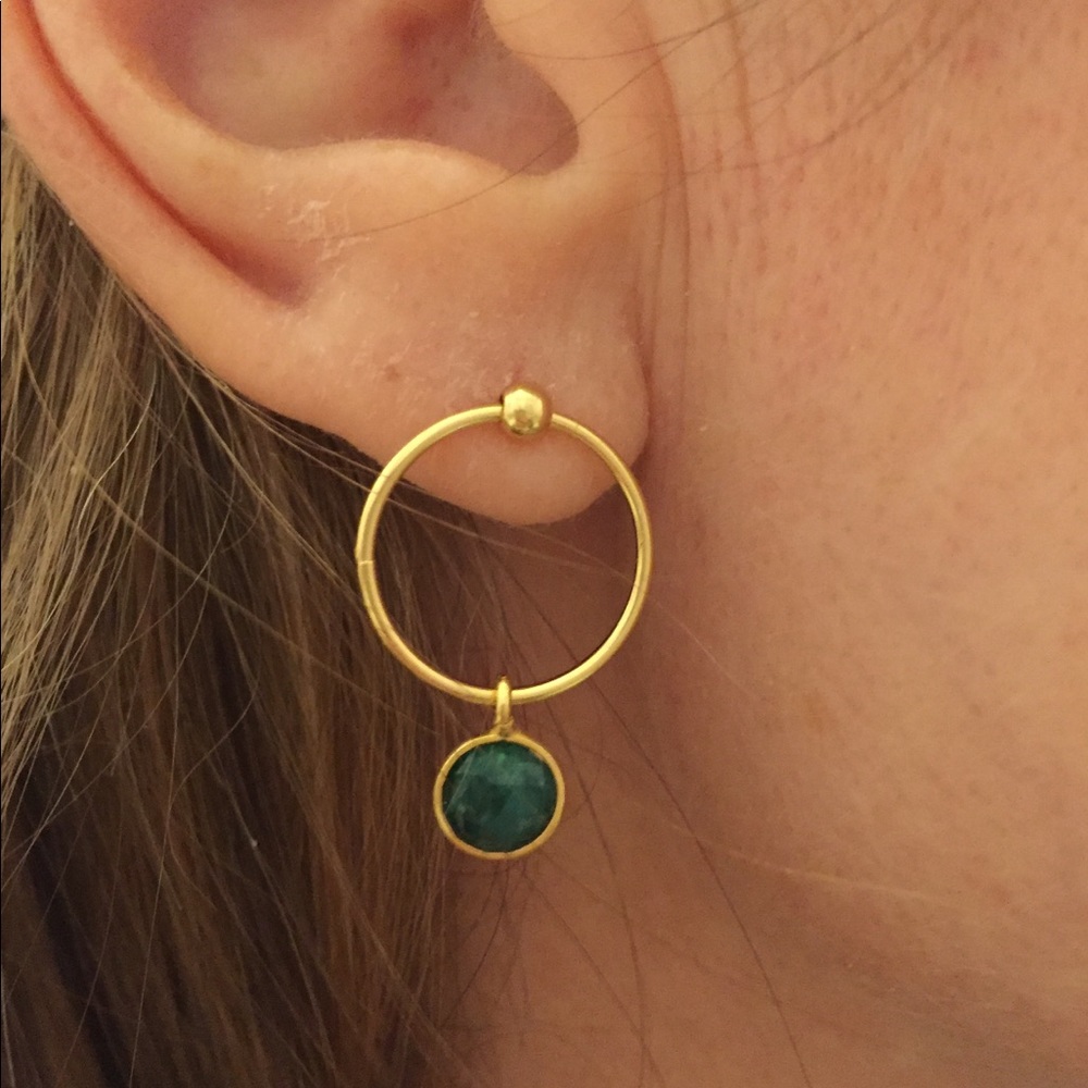 Earring with green stone